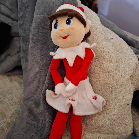 Elf On The Shelf Girl - Picture 2 of 3